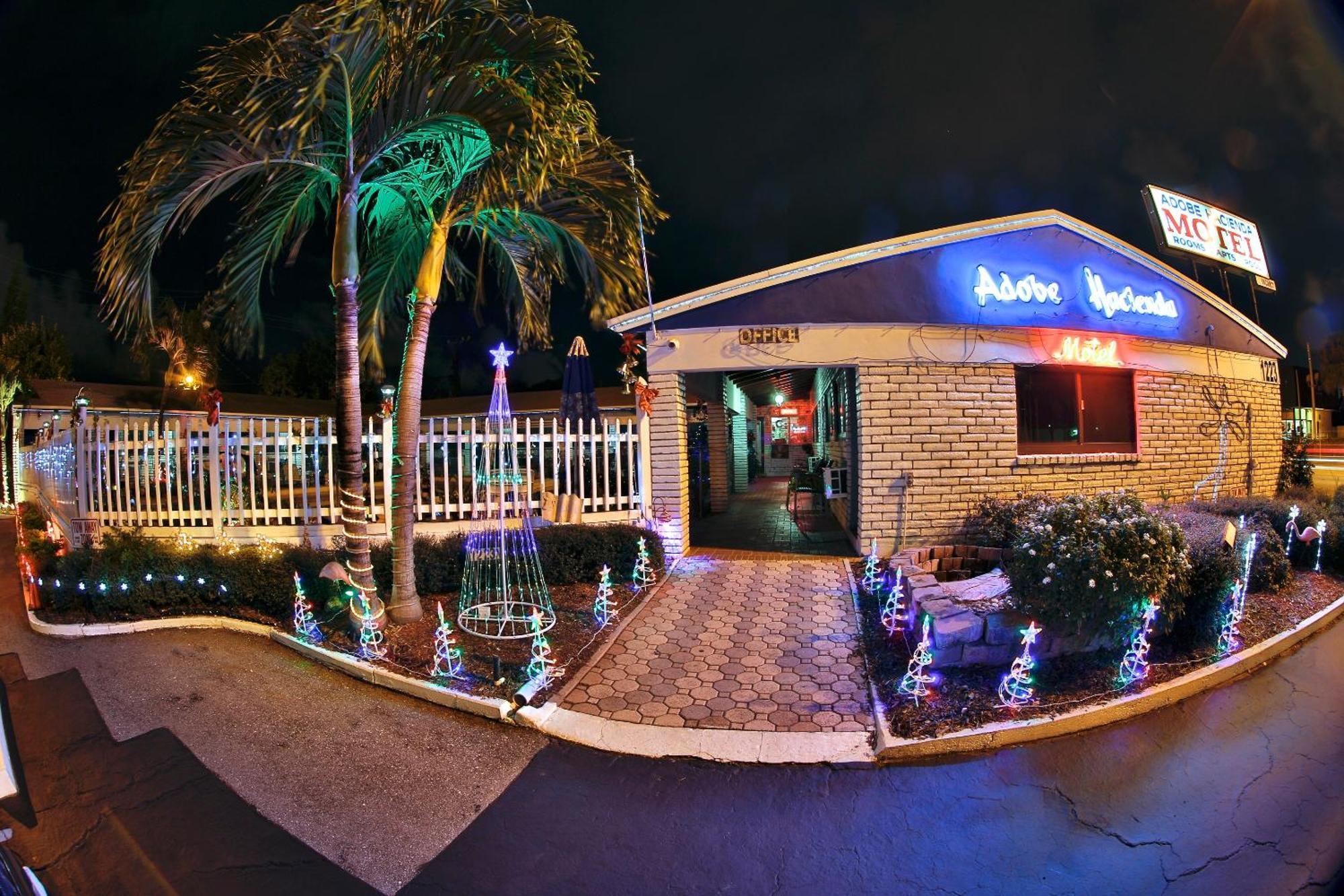 Adobe Hacienda Motel Холивуд Екстериор снимка