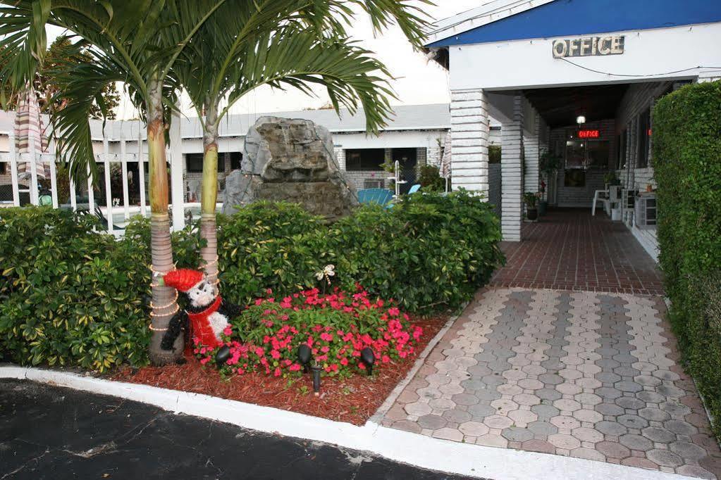 Adobe Hacienda Motel Холивуд Екстериор снимка